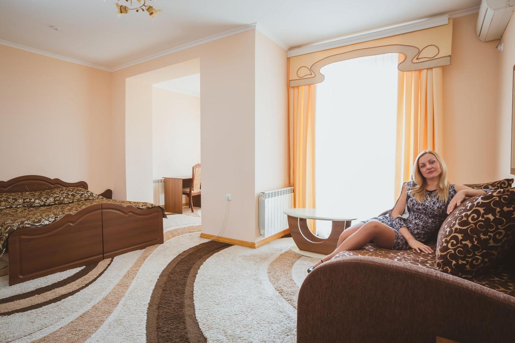 Andinna Hotel Tsjernivtsi Eksteriør bilde